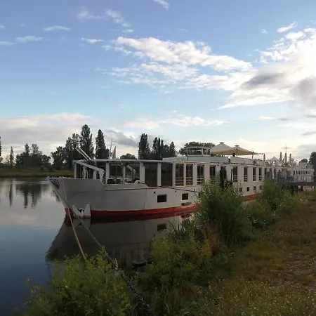 Florentina Boat Hotel 4*