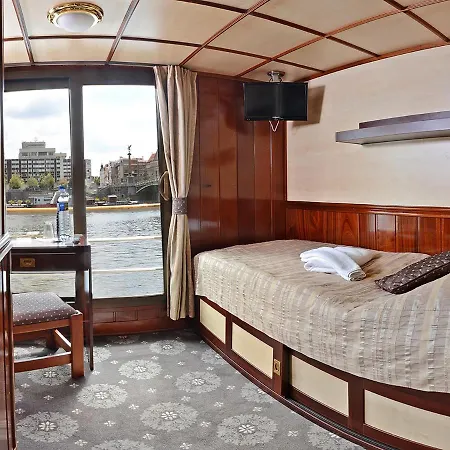 Florentina Boat Hotel 4*